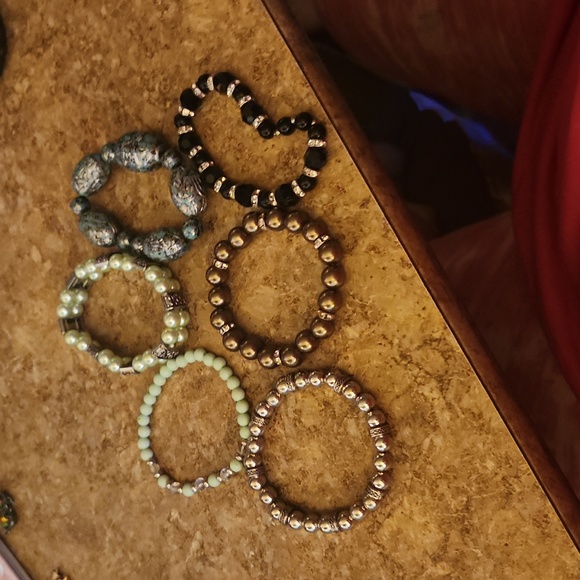 Jewelry - Stretch Bracelet lot